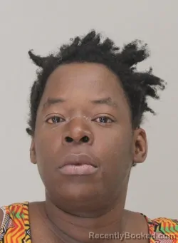 Mugshot of SHAQUITA HUNT