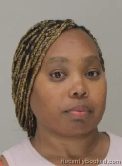 Mugshot of WASHUNDA ARNOLD booked in Dallas County, Texas on April 10, 2026