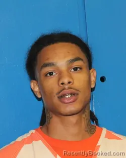 Mugshot of DEONDRE JACOBE KNOWLES