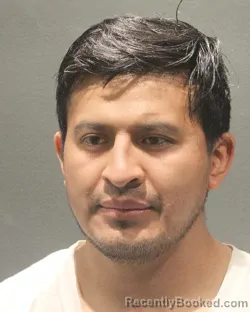 Mugshot of GUSTAVO HERNANDEZ PEREZ booked in Arlington County, Virginia on April 19, 2026