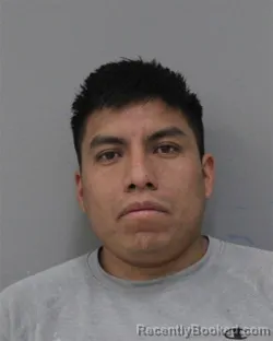 Mugshot of ROBERTO CRUZ ROLDAN