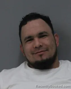 Mugshot of ROBERTH LOPEZ CASTELLANO