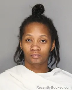 Mugshot of LONNIEKIA LAVORSHA SHAKENDRA BROWN