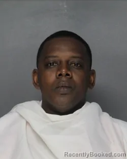 Mugshot of ROBERT JAMAHL RATCLIFF booked in Ellis County, Texas on April 28, 2026