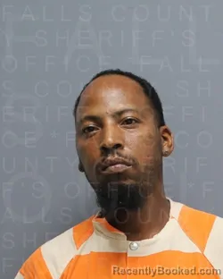 Mugshot of LADESMOND JAMAR COOPER