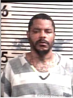 Mugshot of DERACE DEON MAXWELL booked in Holmes County, Florida on March 18, 2026