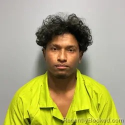 Mugshot of MAYNOR JAVIER PEREZ FLORES booked in Roanoke County, Virginia on April 16, 2026