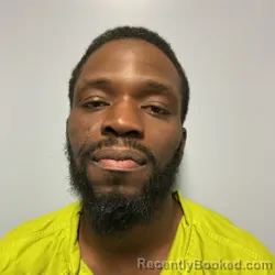 Mugshot of JALIYL SAALIM CLINTON booked in Roanoke County, Virginia on April 16, 2026
