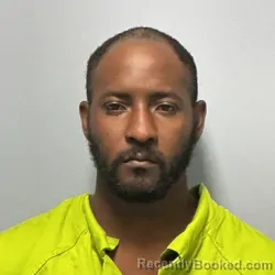 Mugshot of TREQUAN MAURICE ROBINSON booked in Roanoke County, Virginia on May 1, 2026