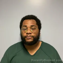 Mugshot of DAVANTE JAMAR HUNT booked in Roanoke County, Virginia on June 13, 2026