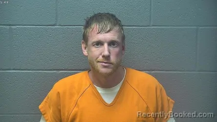 Mugshot of ROBBIE ALLEN THOMPSON
