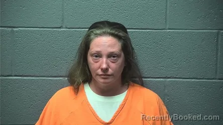Mugshot of AMBER NICHOLE KNOTTS booked in Warren County, Virginia on June 28, 2026
