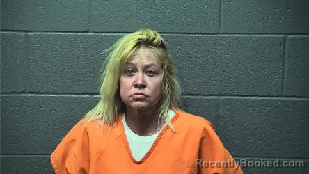 Mugshot of EMILY ANDRE WRIGHT booked in Warren County, Virginia on April 22, 2026