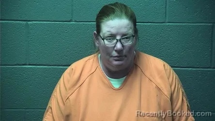 Mugshot of Laurel Elizabeth Oconnor booked in Warren County, Virginia on September 25, 2026