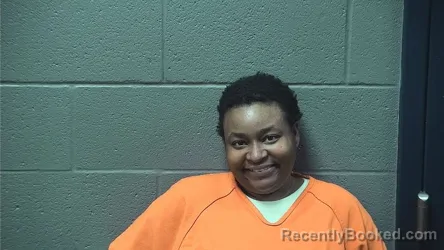 Mugshot of LATREASURE NASHAE ROBINSON booked in Warren County, Virginia on April 23, 2026