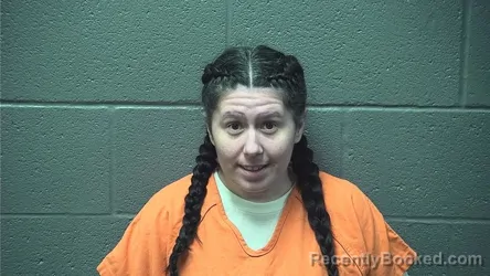 Mugshot of SHAUNA ELIZABETH STAUB booked in Warren County, Virginia on June 3, 2026