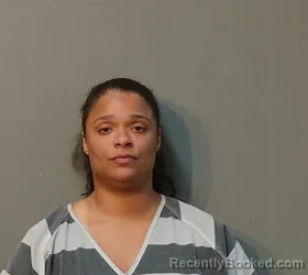 Mugshot of SHAKYRA DARSHE HUTCHINGS booked in Franklin County, Texas on July 2, 2026