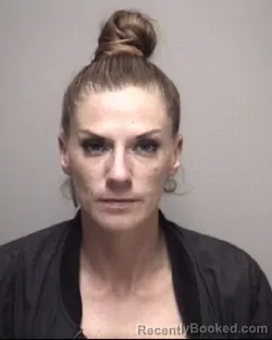 Mugshot of ROXANNE MARIE BOND