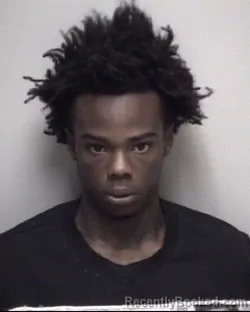 Mugshot of DASEAN DAPER DAVIS
