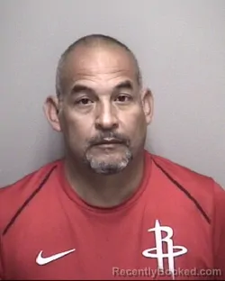 Mugshot of ROBERTO . GARCIA