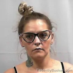 Mugshot of Roshelle Starlene Sparks booked in Mason County, West Virginia on September 30, 2026