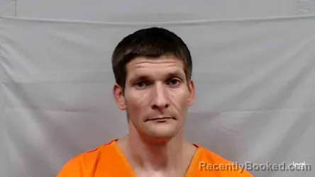 Mugshot of Travis Ray Carver