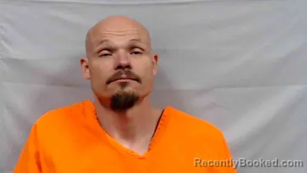 Mugshot of Robert Travis Beach