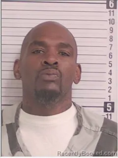 Mugshot of TORRVIS TERRELL HAMPTON