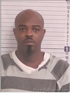 Mugshot of DEANGELO MONTAVIOUS GIBSON
