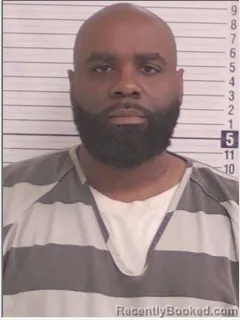 Mugshot of AQUINAS EMEKA FRANCE