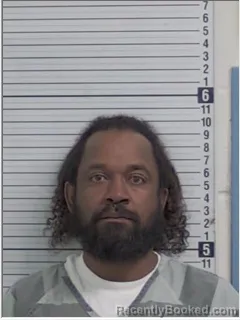 Mugshot of LEOMANY ROCHE-ZAPATA