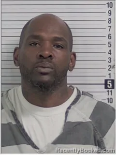Mugshot of TORRVIS TERRELL HAMPTON