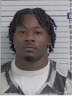 Mugshot of LAQUAN KEVON ROBINSON