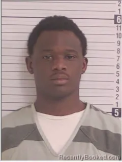 Mugshot of BENJAMIN JAMARI WHITE
