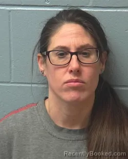 Mugshot of LISA JO BEAHM MCCLAUGHRY