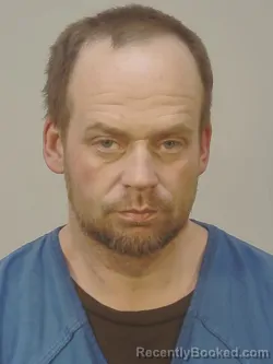 Mugshot of TIMOTHY R SCHULTZ