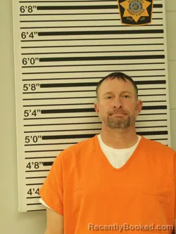 Mugshot of THOMAS PETERSON