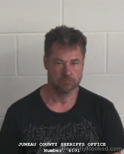 Mugshot of DONALD LEE DE WITT booked in Juneau County, Wisconsin on April 25, 2026