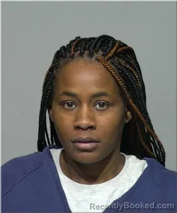 Mugshot of Valayshia Cross