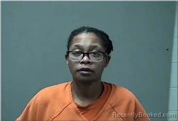 Mugshot of Quelanda Mitchell
