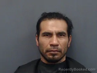 Mugshot of SALVADOR MONTOYA-HERNANDEZ