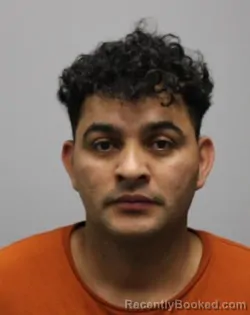Mugshot of DUBGLAS MAURICIO CONTRERAS ROJAS