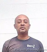 Mugshot of FLOYD LAFRAGIE MACLIN