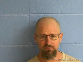 Mugshot of DUSTIN TRAVIS SMITH