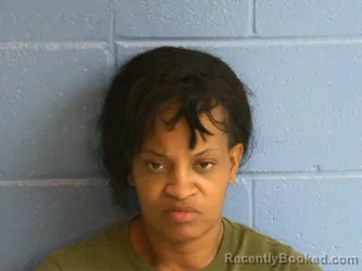 Mugshot of COURTNEY LESHAW TRIPLETT