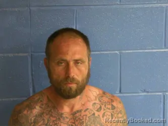 Mugshot of TYLER MICHEAL SVEDBERG booked in Humphreys County, Tennessee on April 21, 2026