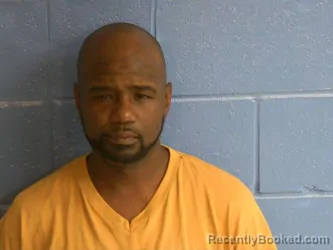 Mugshot of LENDARIUS CORTEZ ARMSTRONG booked in Humphreys County, Tennessee on July 4, 2026