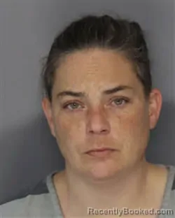 Mugshot of ELIZABETH DANIELLE HERNDON