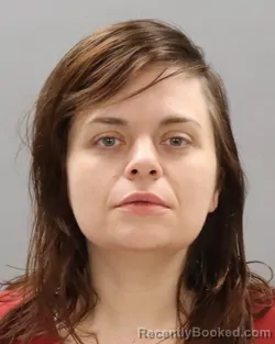 Mugshot of LINDSEE LOUISE LEONARDO