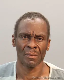 Mugshot of RAMAAR KENYATI WOODS booked in Knox County, Tennessee on April 22, 2026